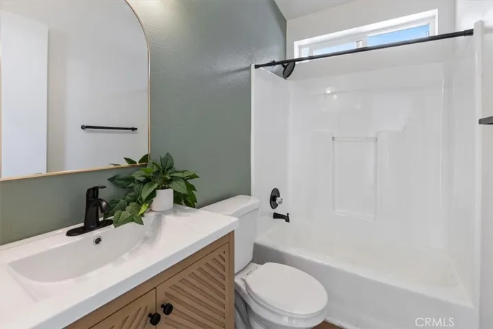2nd guest bathroom