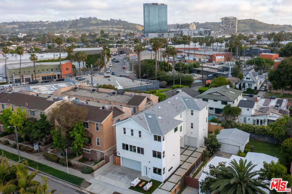 5832 David Avenue, Culver City, California 90034, 11 Bedrooms Bedrooms, ,10 BathroomsBathrooms,Residential Income,For Sale,David,25524413