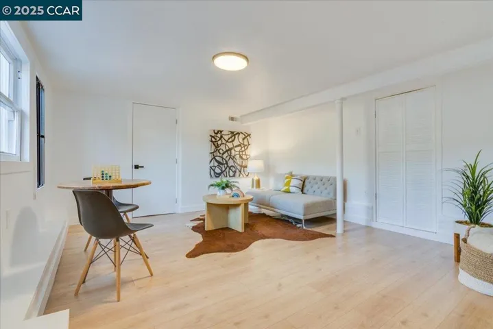 10 El Toyonal, Orinda, California 94563