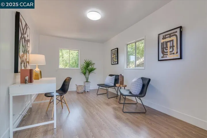 10 El Toyonal, Orinda, California 94563