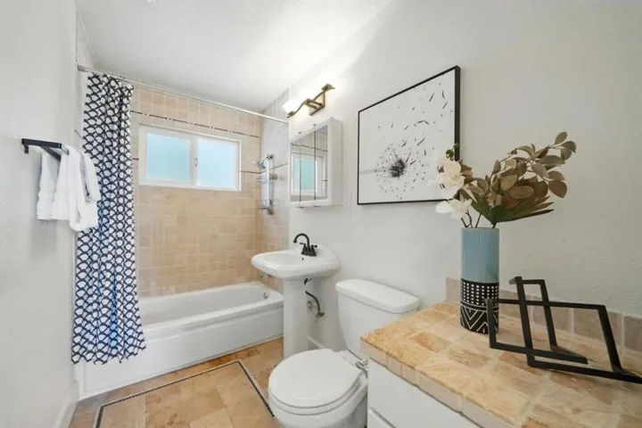 6532 Claremont Avenue, Richmond, California 94805