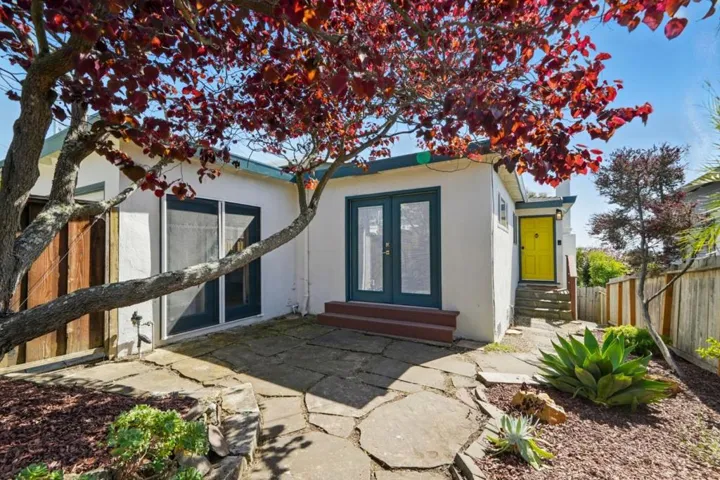 6532 Claremont Avenue, Richmond, California 94805