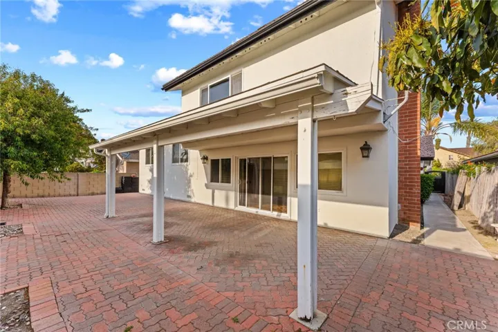 Covered Brick Inlay Patio