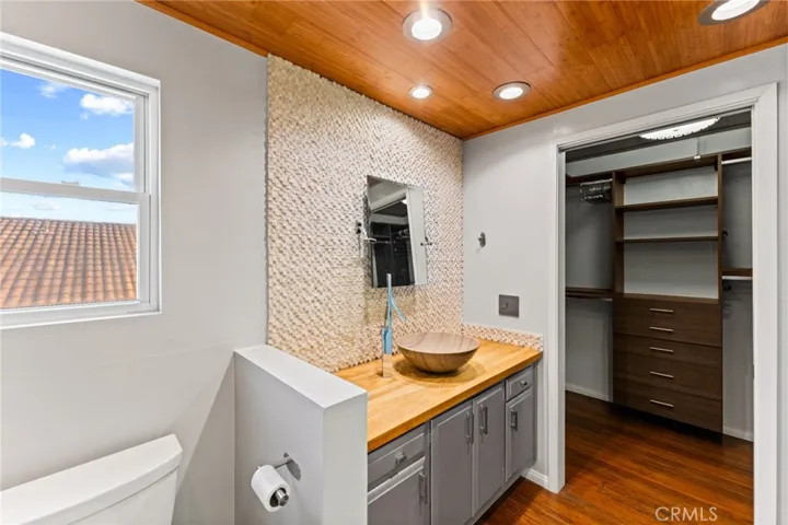 15601 Whiteoak Lane, Huntington Beach, California 92647