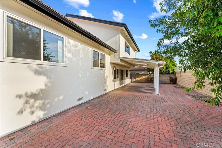 15601 Whiteoak Lane, Huntington Beach, California 92647
