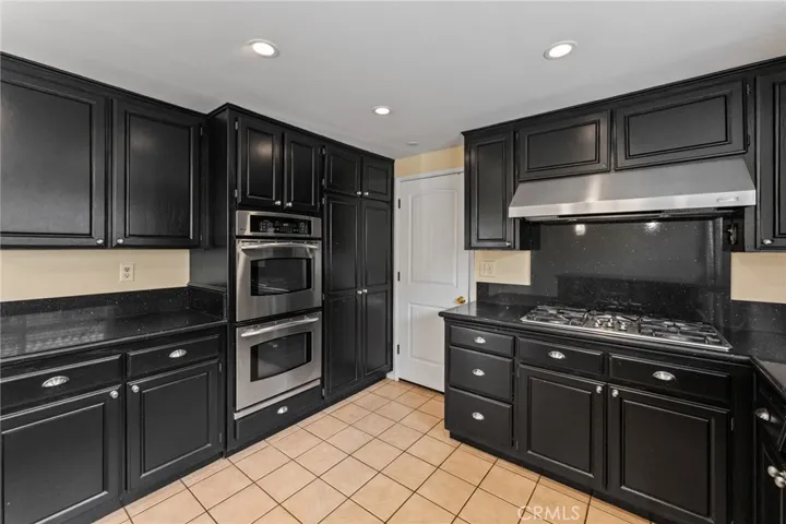 15601 Whiteoak Lane, Huntington Beach, California 92647