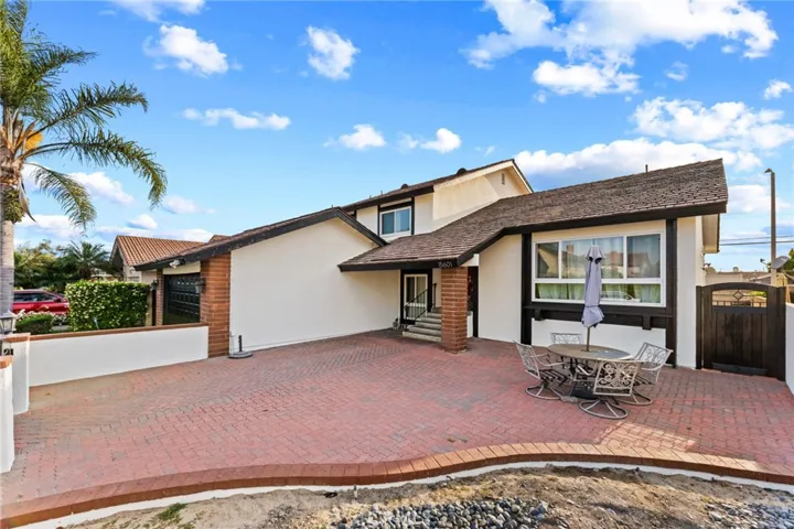15601 Whiteoak Lane, Huntington Beach, California 92647