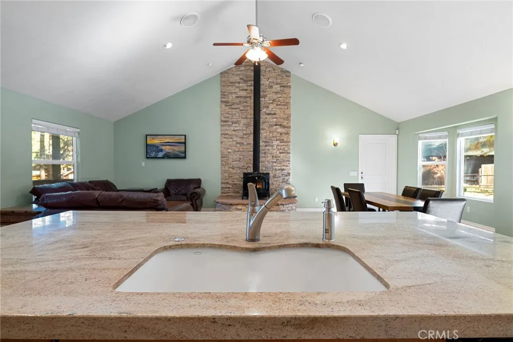301 S Shakespeare Lane, Big Bear City, California 92314 home-pic-3