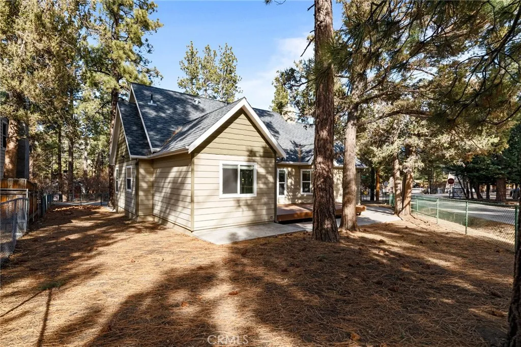 301 S Shakespeare Lane, Big Bear City, California 92314 home-pic-32