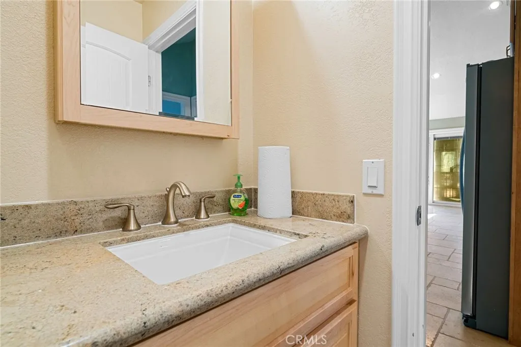 301 S Shakespeare Lane, Big Bear City, California 92314 home-pic-19