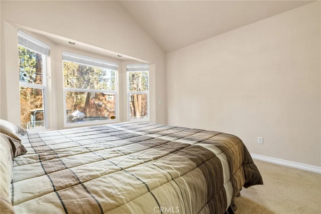 301 S Shakespeare Lane, Big Bear City, California 92314 home-pic-26