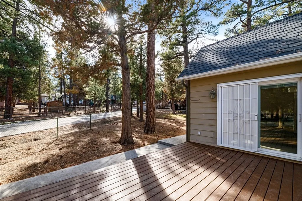301 S Shakespeare Lane, Big Bear City, California 92314 home-pic-35