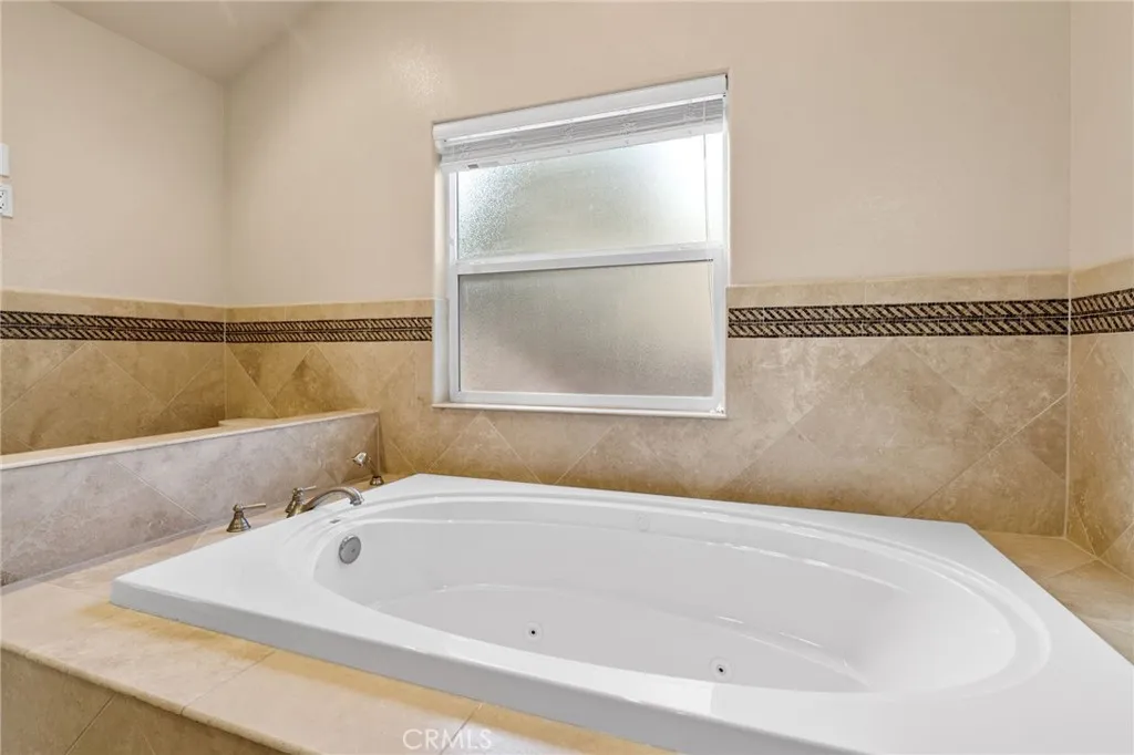 301 S Shakespeare Lane, Big Bear City, California 92314 home-pic-12