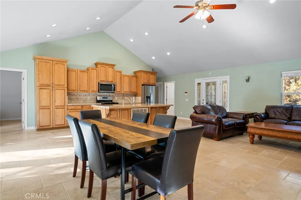 301 S Shakespeare Lane, Big Bear City, California 92314 home-pic-7