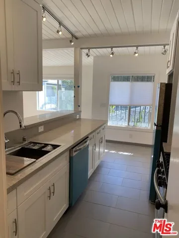 2911 Colorado Avenue # B, Santa Monica, California 90404