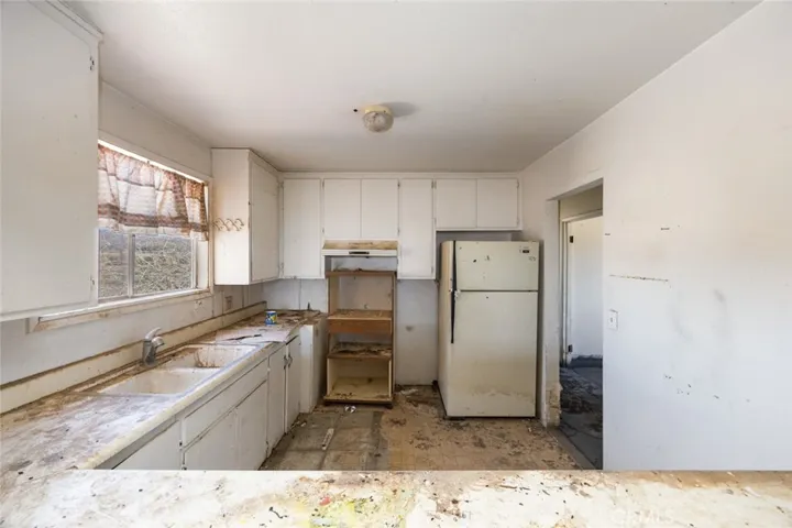 2670 N Sage Avenue, Landers, California 92285