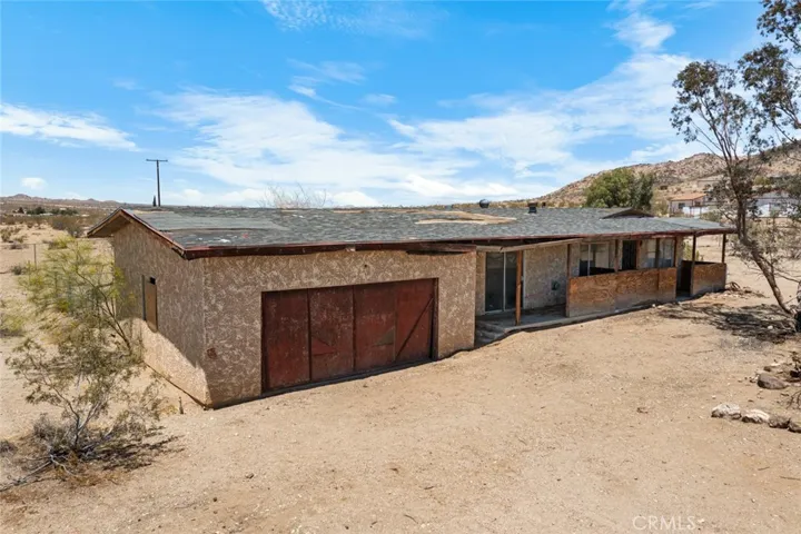 2670 N Sage Avenue, Landers, California 92285
