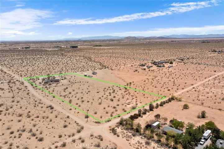 2670 N Sage Avenue, Landers, California 92285