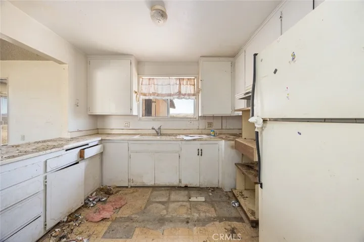 2670 N Sage Avenue, Landers, California 92285