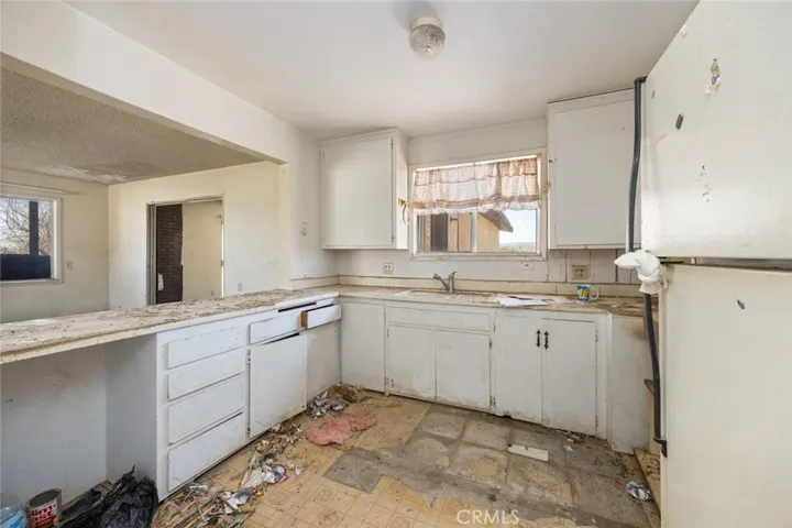 2670 N Sage Avenue, Landers, California 92285