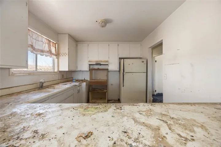 2670 N Sage Avenue, Landers, California 92285