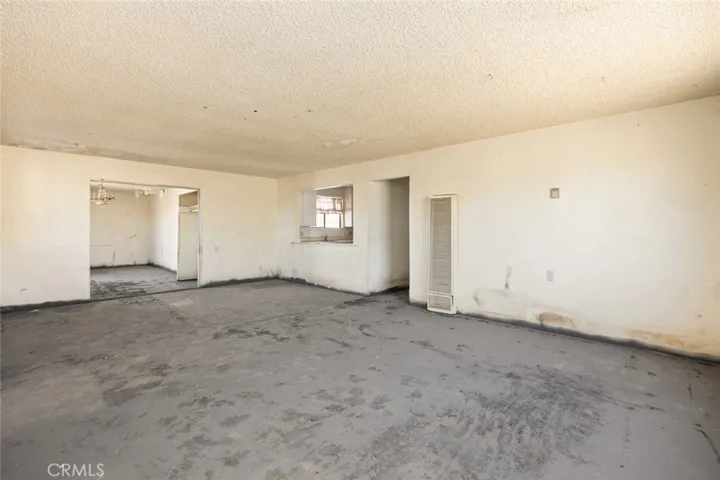 2670 N Sage Avenue, Landers, California 92285