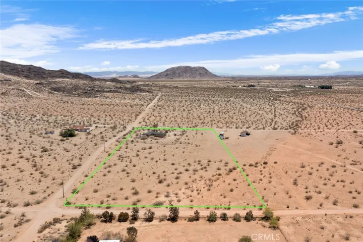 2670 N Sage Avenue, Landers, California 92285