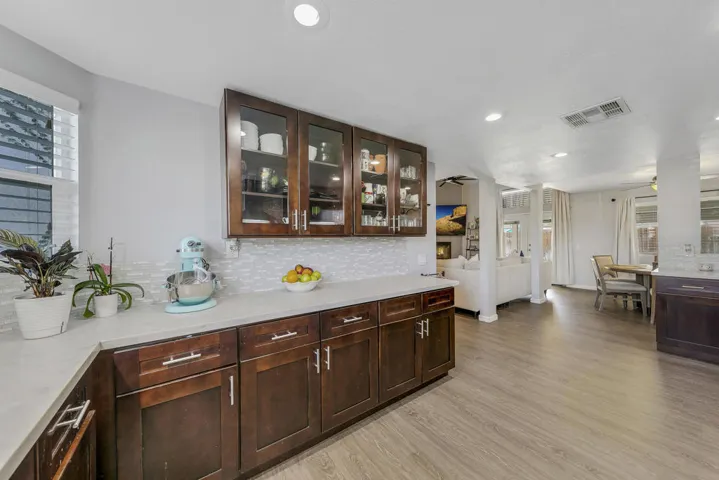 42 KITCHEN FULL