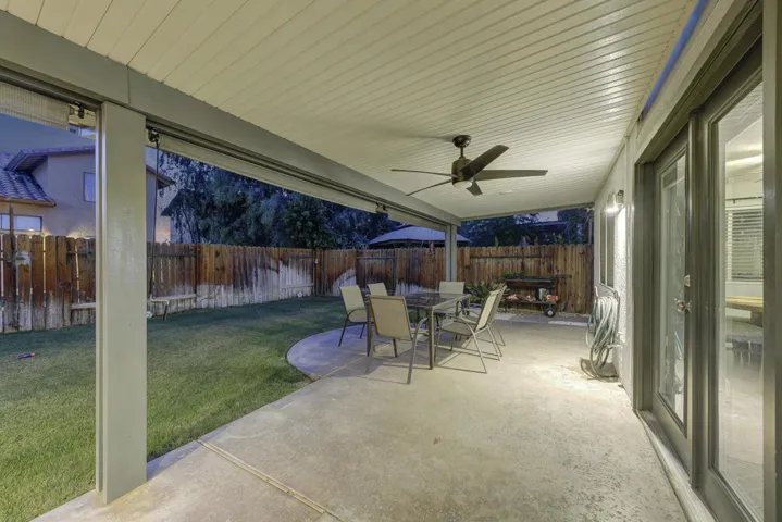 19 PATIO FULL
