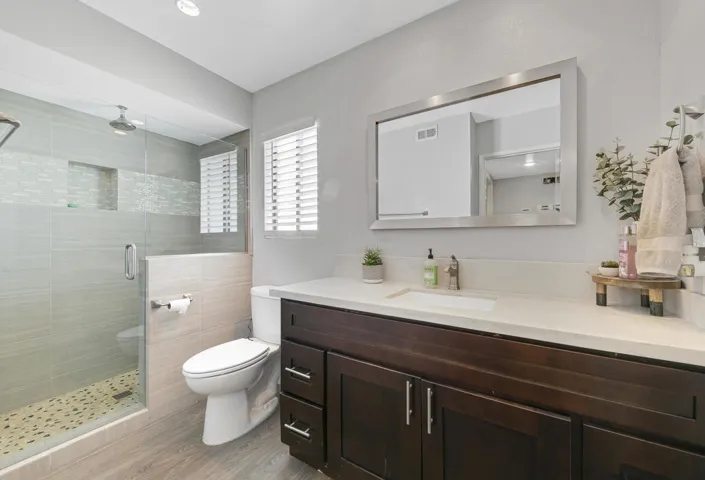 45 BATHROOM FULL