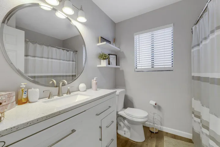 50 BATHROOM FULL