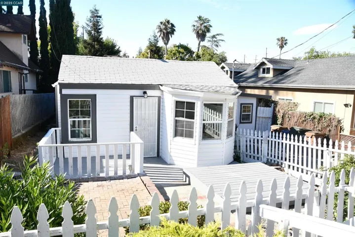881 Merle Ave, Martinez, California 94553