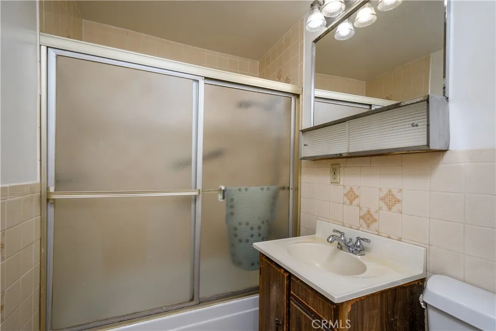3320 Opal Street, Los Angeles, California 90023 home-pic-11