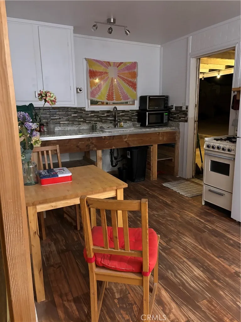 3940 Morongo Road, 29 Palms, California 92277 home-pic-6