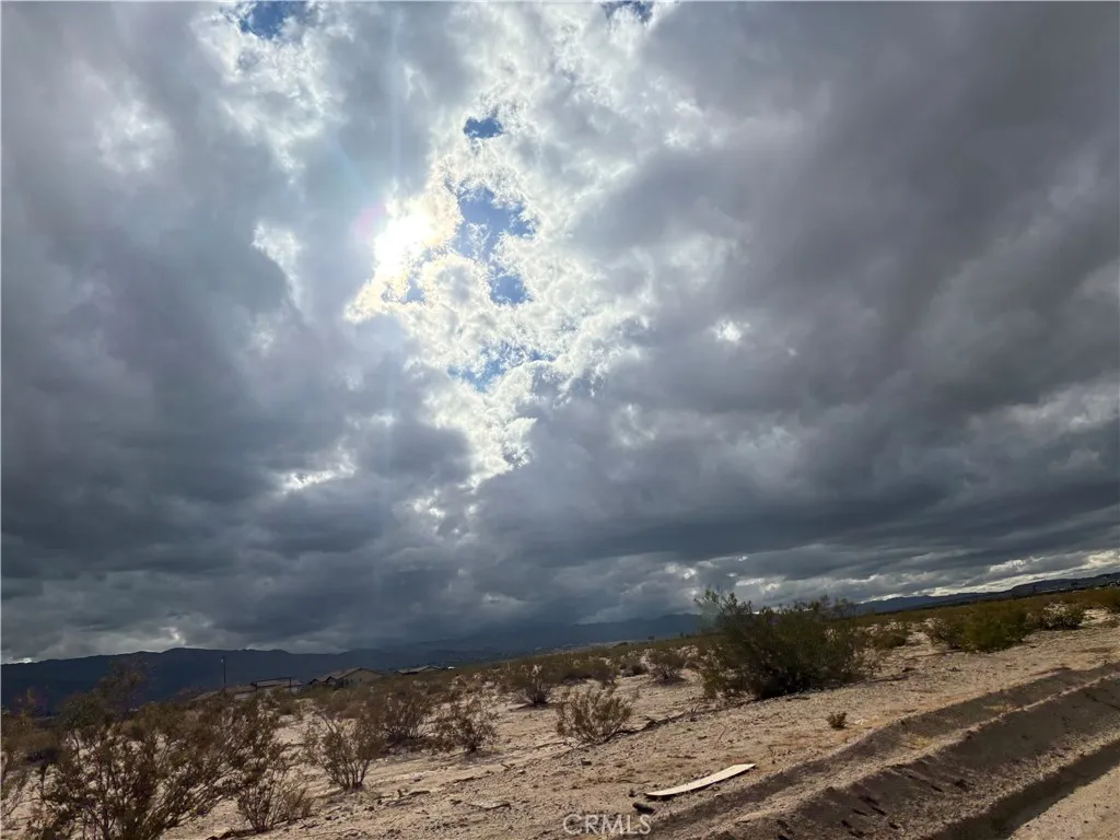 3940 Morongo Road, 29 Palms, California 92277 home-pic-20
