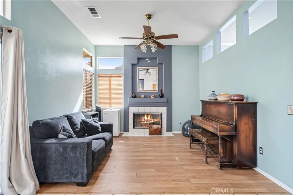 2553 Gemstone Avenue, Palmdale, California 93551 home-pic-14