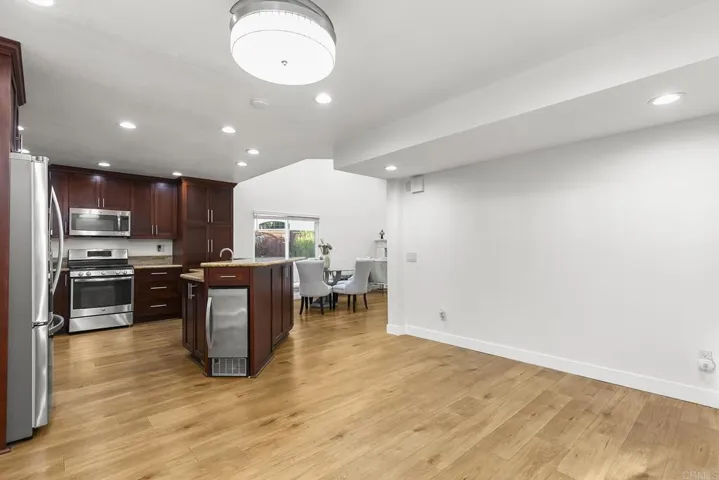 11922 Via Hacienda, El Cajon, California 92019
