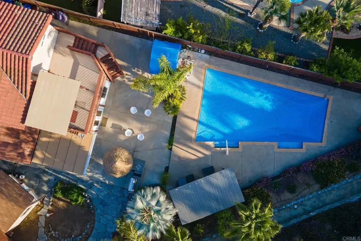 11922 Via Hacienda, El Cajon, California 92019