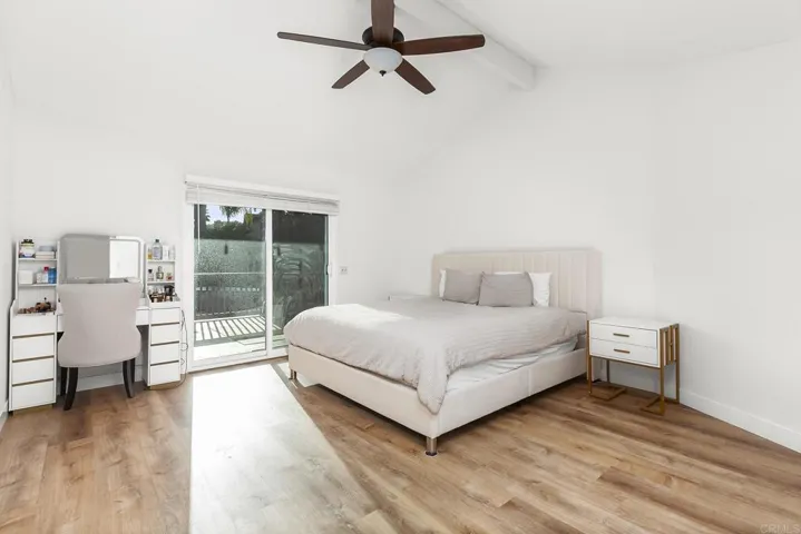 11922 Via Hacienda, El Cajon, California 92019