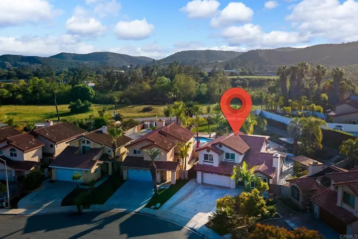 11922 Via Hacienda, El Cajon, California 92019