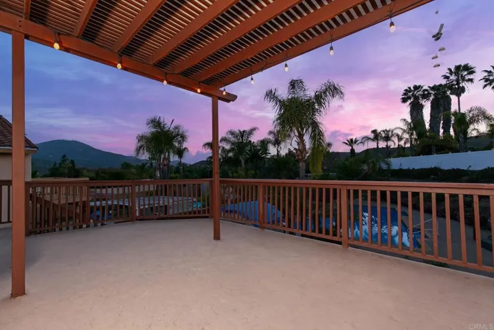 11922 Via Hacienda, El Cajon, California 92019