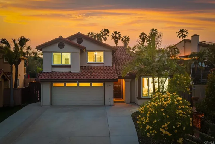 11922 Via Hacienda, El Cajon, California 92019