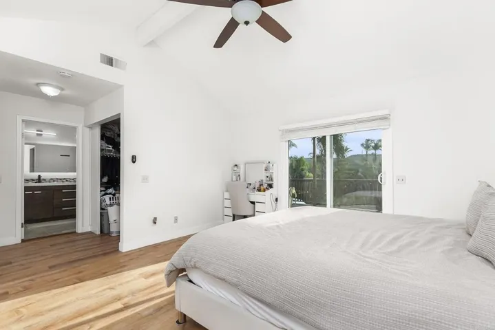 11922 Via Hacienda, El Cajon, California 92019
