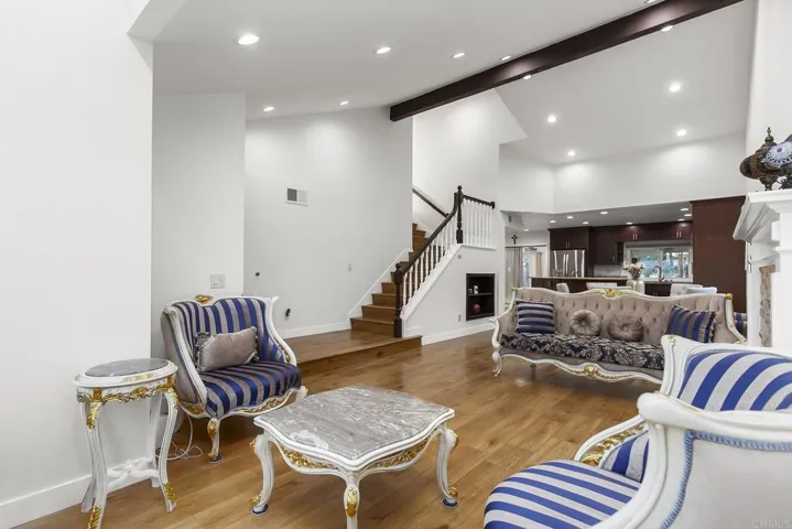 11922 Via Hacienda, El Cajon, California 92019