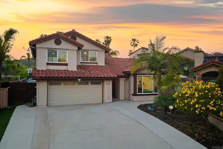 11922 Via Hacienda, El Cajon, California 92019