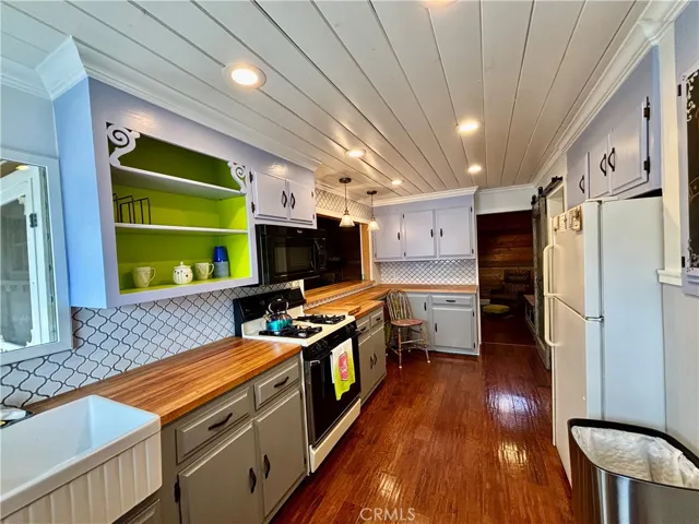 26421 Ozone Avenue, Harbor City, California 90710
