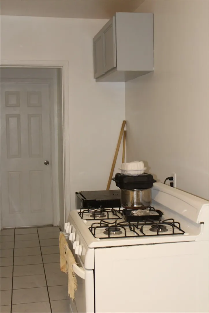 531 S Hillview Avenue, Los Angeles, California 90022 home-pic-24