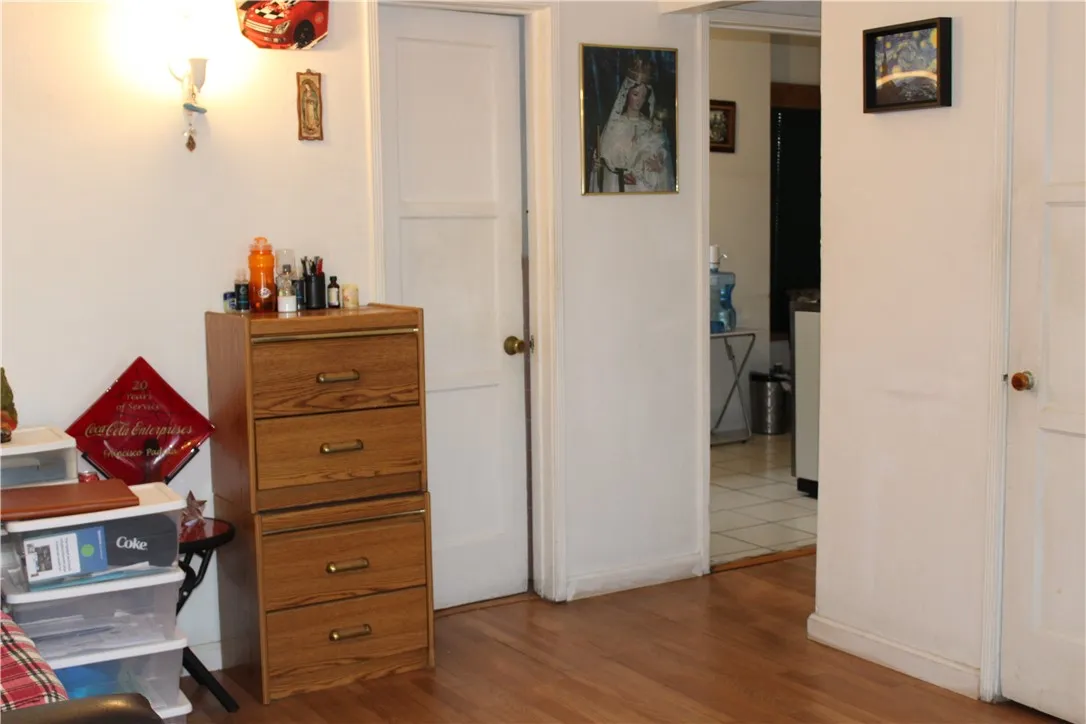 531 S Hillview Avenue, Los Angeles, California 90022 home-pic-41