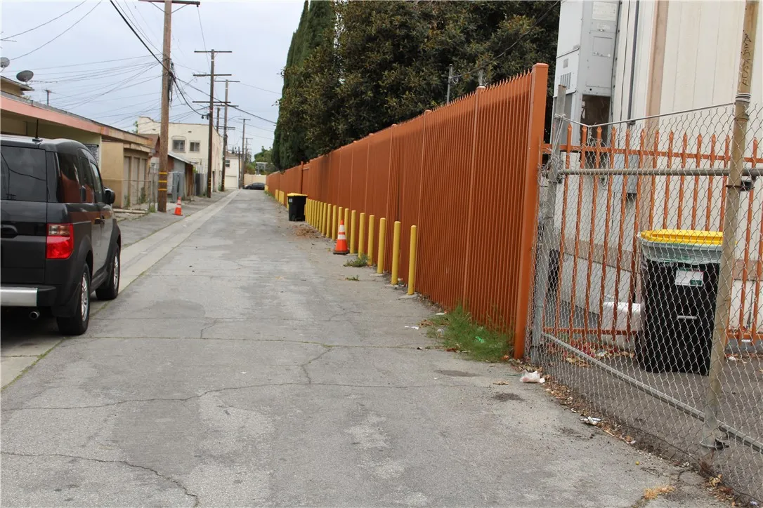 531 S Hillview Avenue, Los Angeles, California 90022 home-pic-57