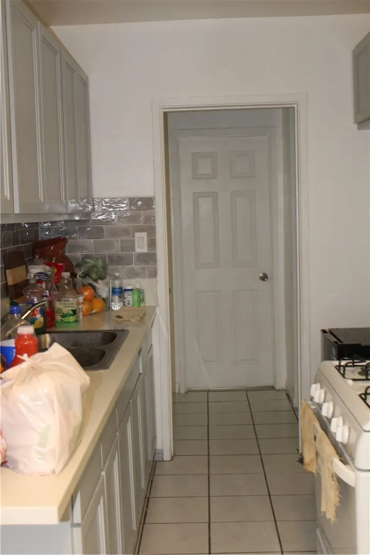 531 S Hillview Avenue, Los Angeles, California 90022 home-pic-23